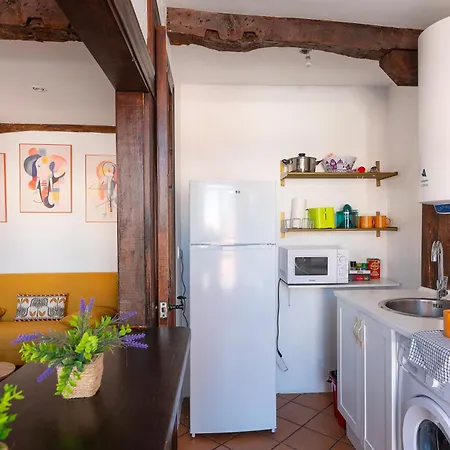 En El Corazon De La Ciudad Junto A Estaciones