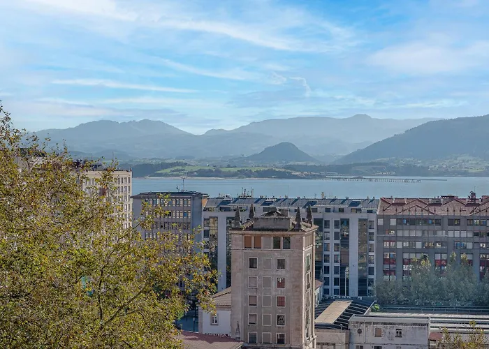 En El Corazon De La Ciudad Junto A Estaciones * Santander