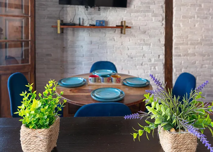 En El Corazon De La Ciudad Junto A Estaciones *