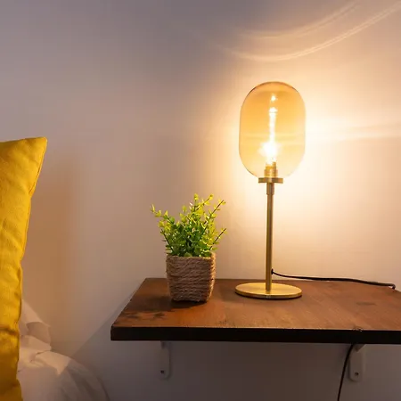 En El Corazon De La Ciudad Junto A Estaciones