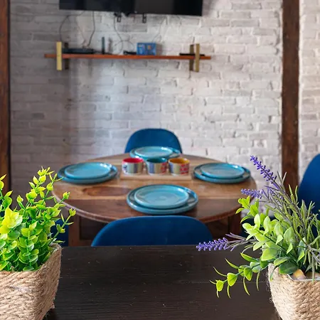 En El Corazon De La Ciudad Junto A Estaciones *